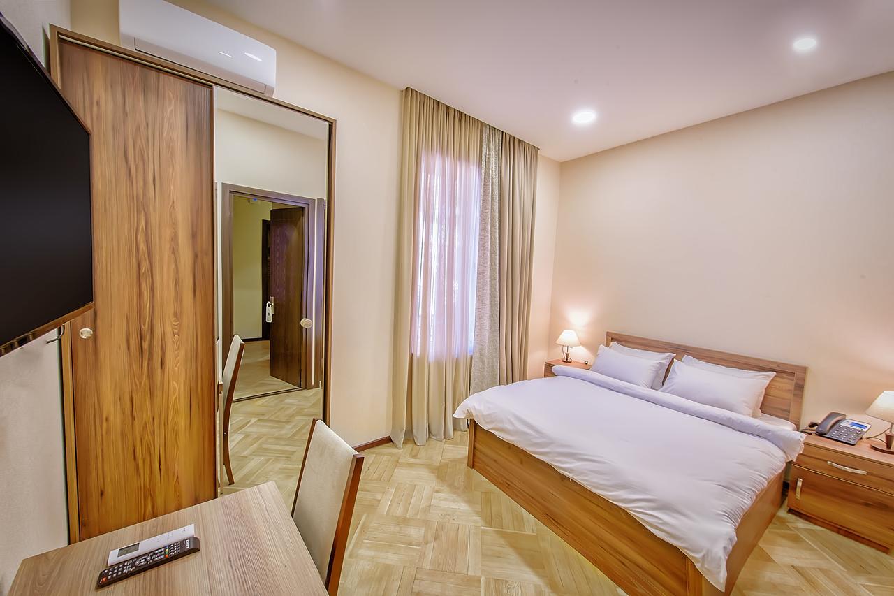 Green Corner Hotel Tbilisi Exterior photo
