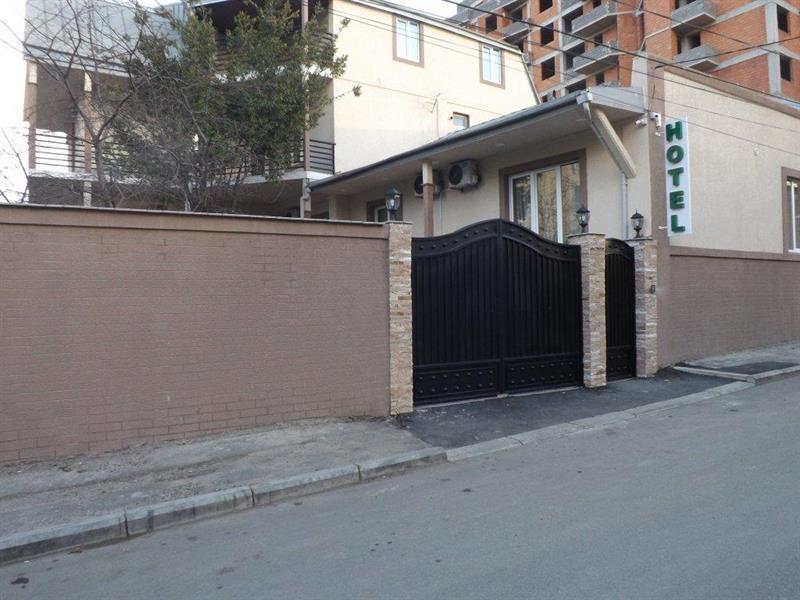 Green Corner Hotel Tbilisi Exterior photo